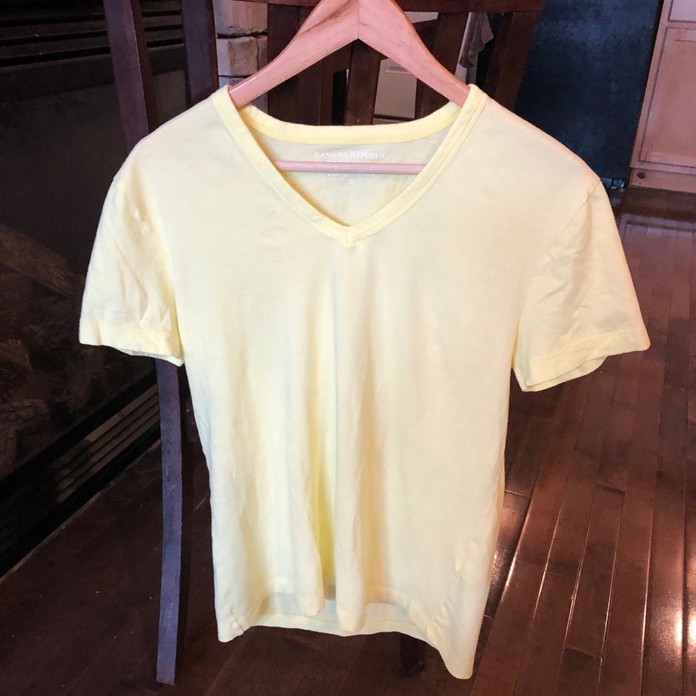 Banana Republic Soft Wash V- Neck Cotton Tee